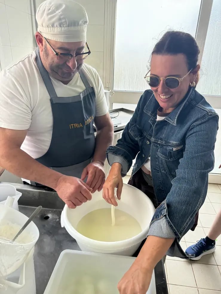 d267ee_2117c60063dc4fe89d3bbb3665062acb~mv2-1