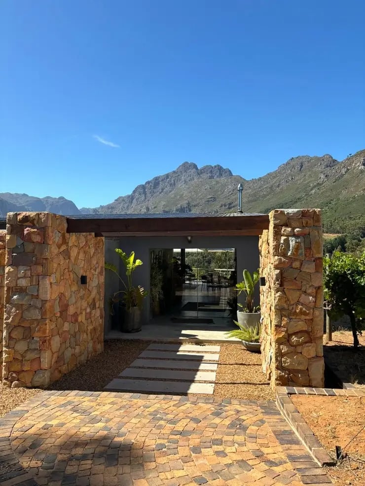 d267ee_743a952bc3ef49a5bd534cfe5957b31e~mv2