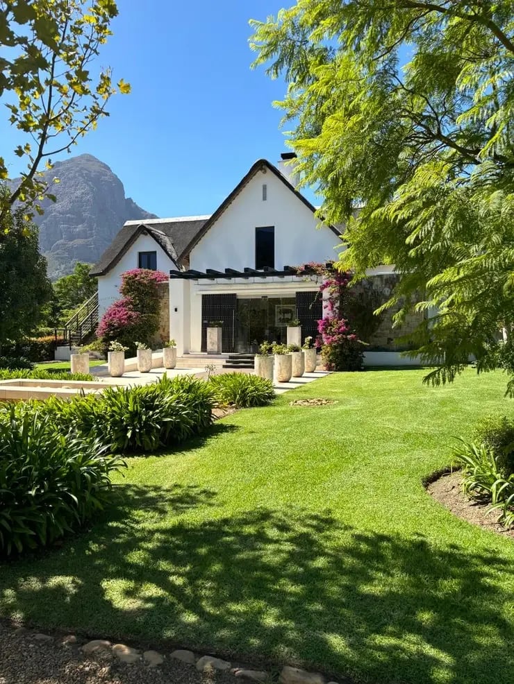 d267ee_8a5f6a1362914d4696f9cfa955f03e7b~mv2