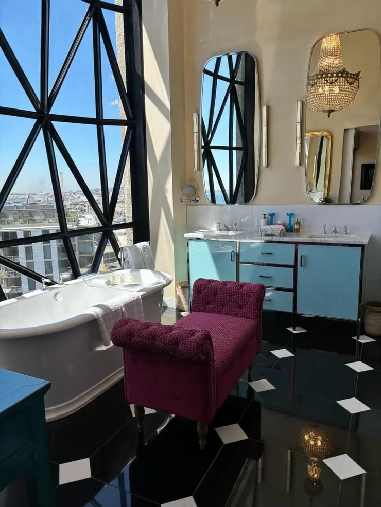 d267ee_b5273ea39a0b42aa8e516380738fb520~mv2