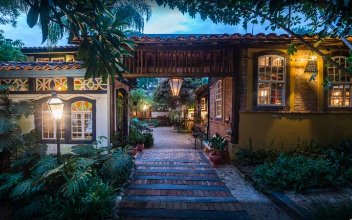 d267ee_d904358343dd4041875f0e8aa6cf7df6~mv2